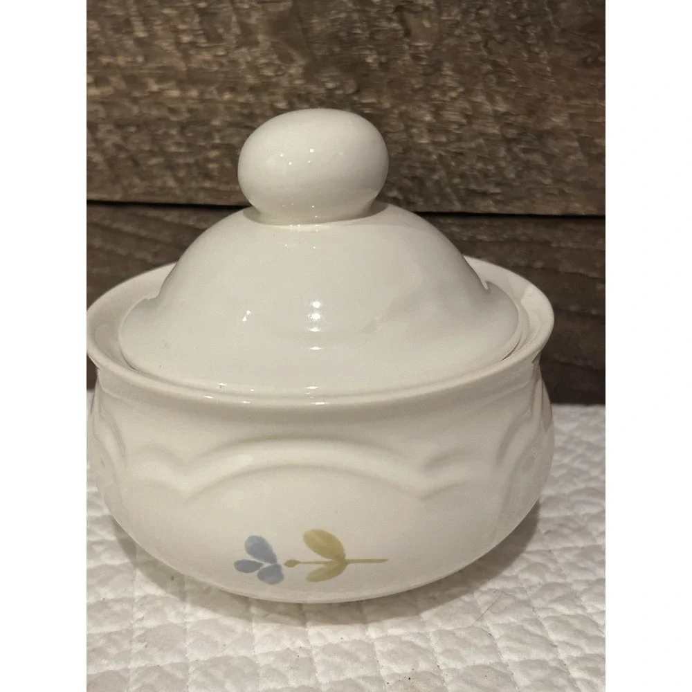 Vintage Pfaltzgraff‎ Garland Sugar Bowl With Lid